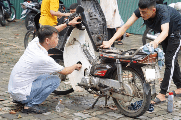 vá xe máy quận hoàng sa