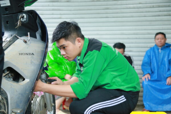 vá xe máy quận cẩm lệ