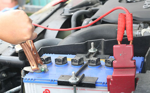 cứu hộ ắc quy ô tô tại quận 1 kích bình ô tô tphcm