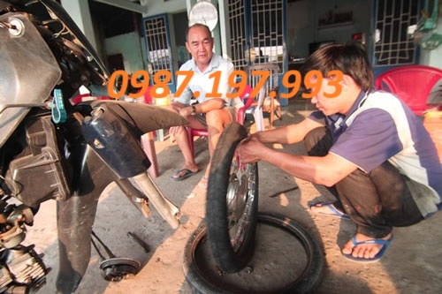 vá vỏ xe máy tại cái răng