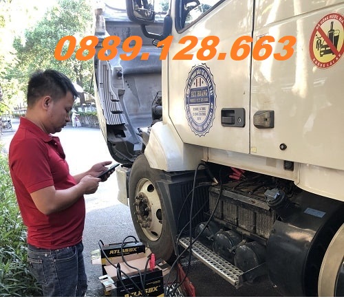 cứu hộ ắc quy ô tô quận 4 lưu động