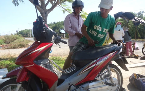 dịch vụ vá vỏ xe máy tại long điền thay ruột xe máy lưu động