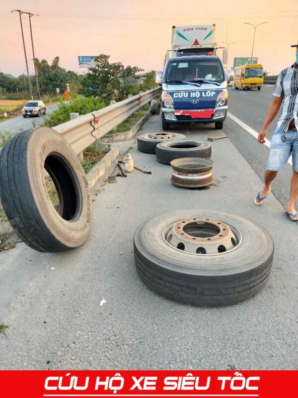 Vá Vỏ Xe Ô Tô Quận 12 Chuyên Nghiệp