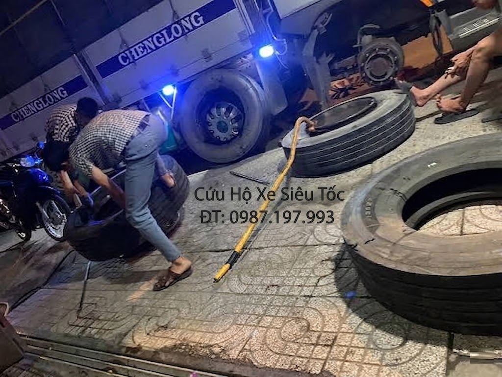 vá lốp ô tô quận Tây Hồ - cứu hộ lốp tận nơi