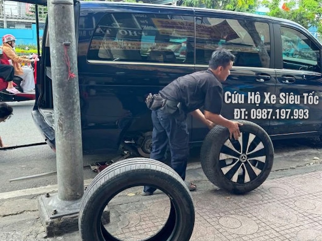 vá lốp ô tô quận Long Biên lưu động 24/7