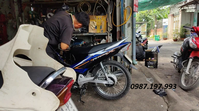 vá xe máy dầu tiếng thay ruột xe máy lưu động tại bình dương
