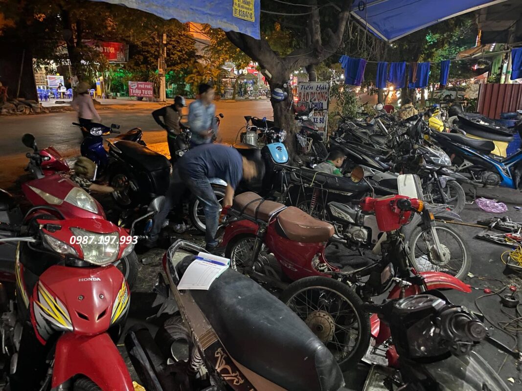thợ sửa xe máy dĩ an uy tín