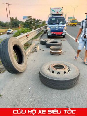 Vá Vỏ Xe Ô Tô Quận 12 Chuyên Nghiệp